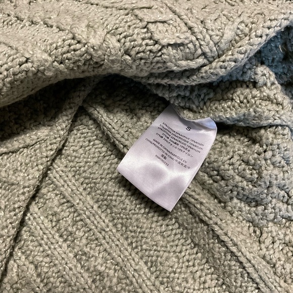 Green Fear of God Essentials Cable Knit Turtleneck - Picture 6 of 11